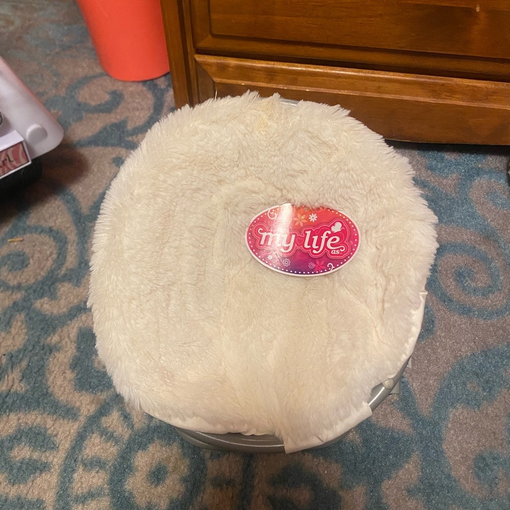 My life as doll chair